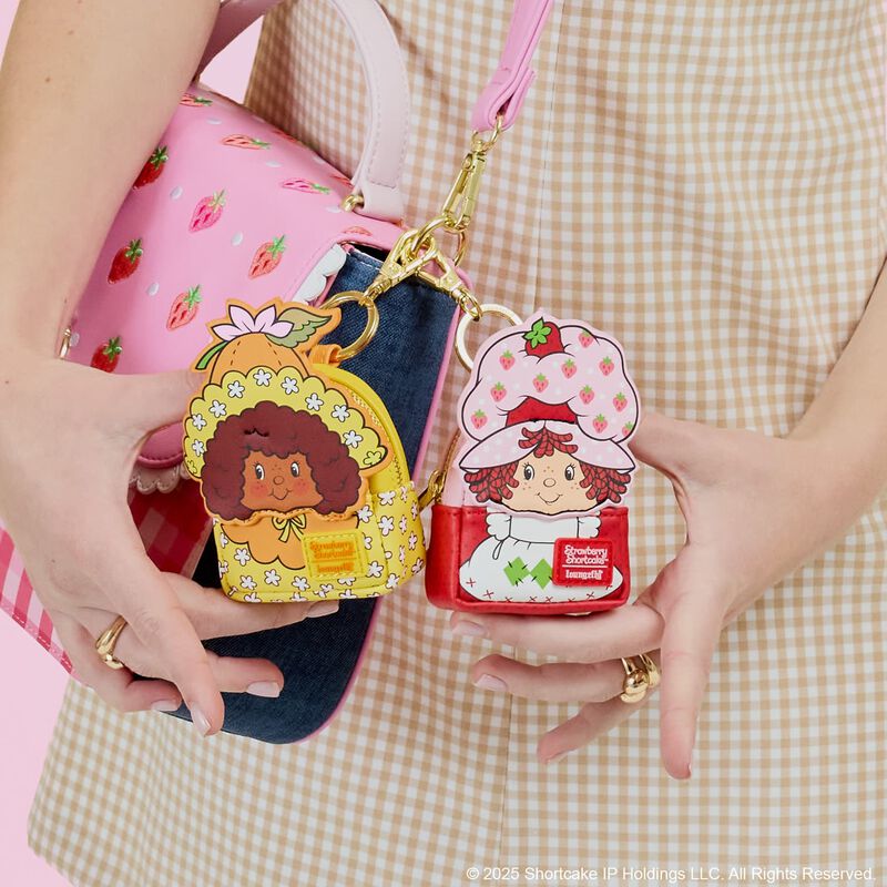 STRAWBERRY SHORTCAKE MYSTERY BOX BACKPACK KEYCHAINS