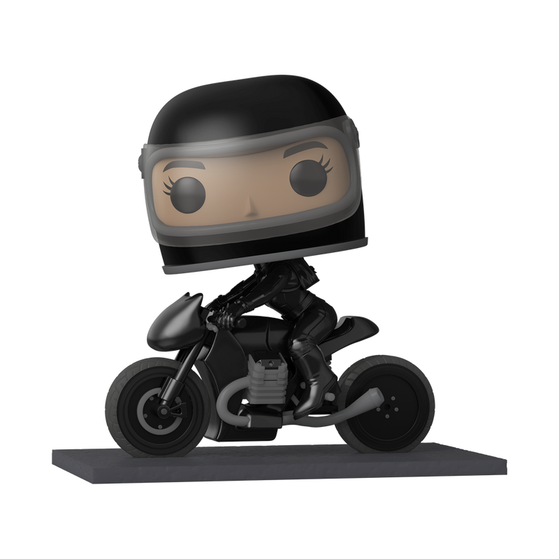 SELINA KYLE ON MOTORCYCLE - THE BATMAN (2022)